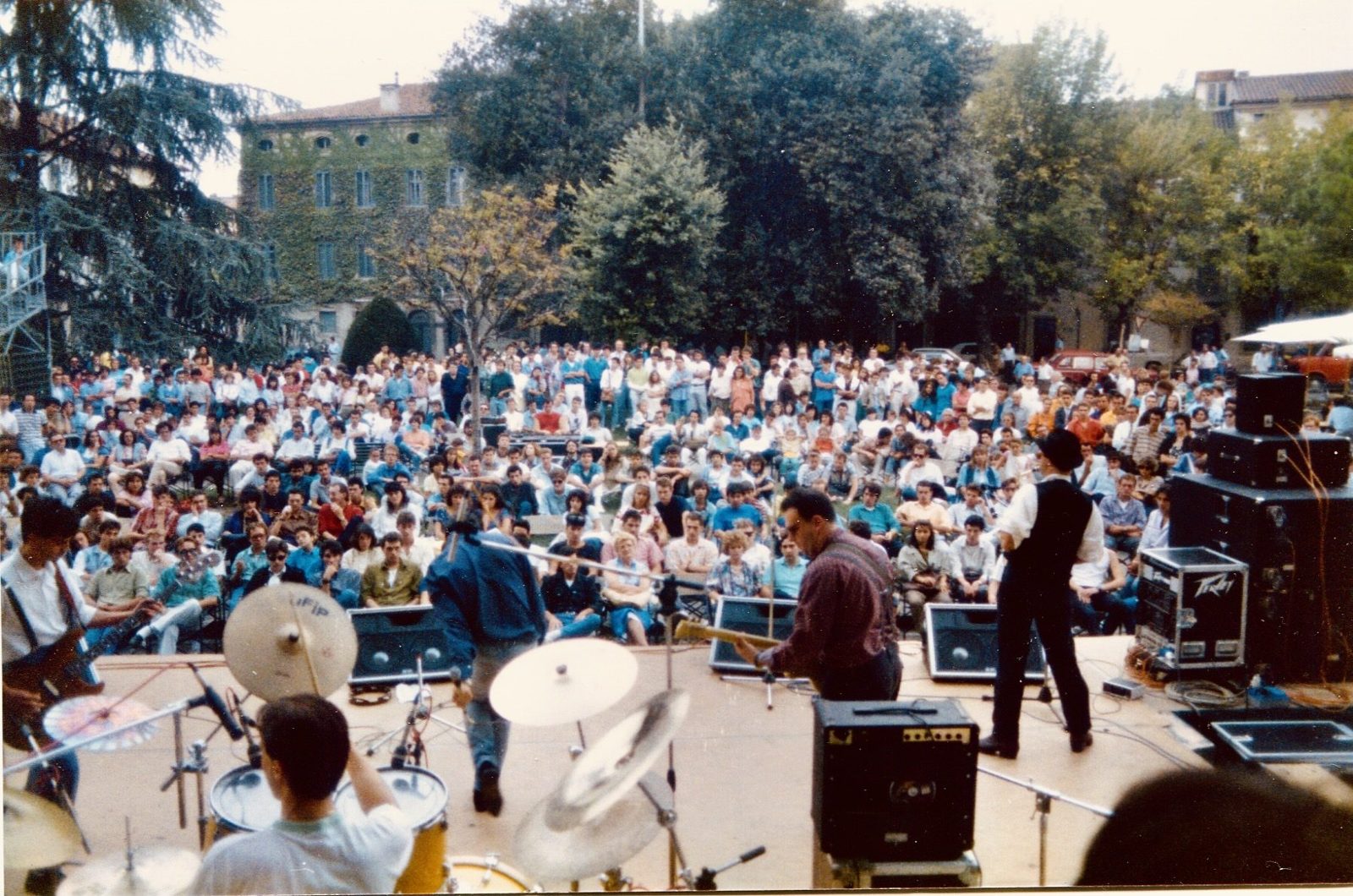 Show in Piazza Matteotti, Vicenza, 1986, in front of a big crowd